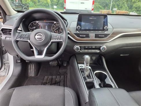 Certified 2024 Nissan Altima 2.5 SV image 7