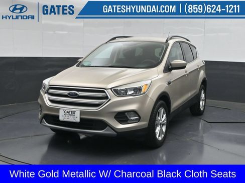Used 2018 Ford Escape SE AWD/4WD image 5