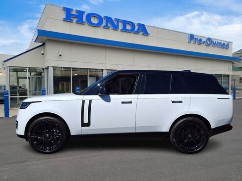 Used 2025 Land Rover Range Rover SE AWD/4WD image 7