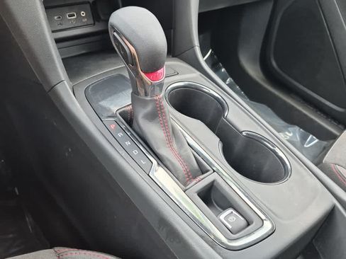 Used 2024 Chevrolet Equinox RS FWD image 12