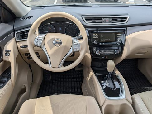 Used 2014 Nissan Rogue SV AWD/4WD image 16