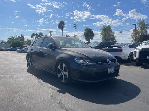 Used 2015 Volkswagen GTI SE FWD image 1