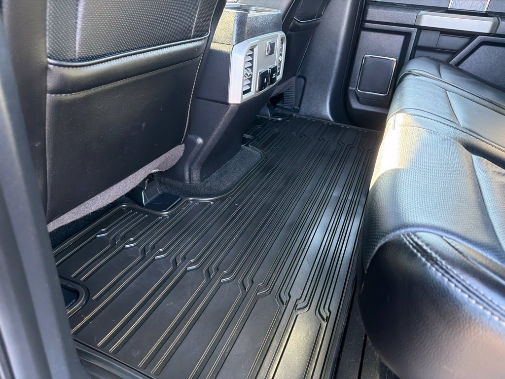 Used 2017 Ford F250 Lariat w/ Lariat Ultimate Package AWD/4WD image 17