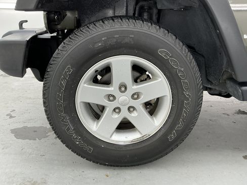 Used 2015 Jeep Wrangler Sport w/ Quick Order Package 24S image 16