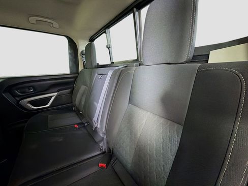 Used 2017 Nissan Titan SV image 22