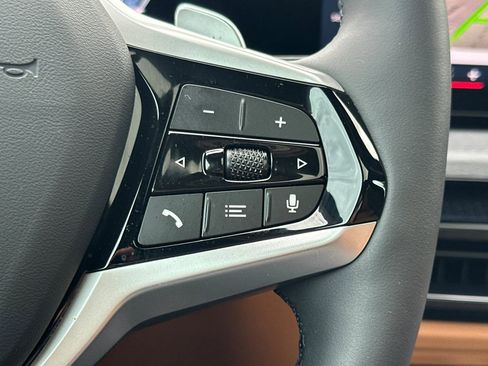 Used 2025 BMW 330i Sedan w/ Premium Package image 31