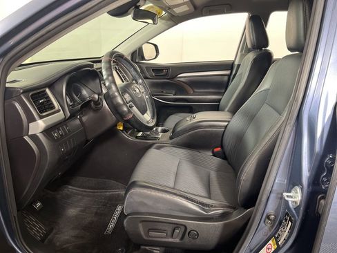 Used 2017 Toyota Highlander Plus image 20
