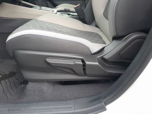 Certified 2025 Subaru Forester AWD/4WD image 13
