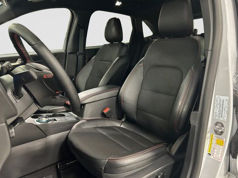 Used 2025 Ford Escape ST-Line FWD image 11