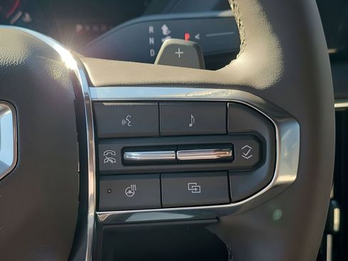 New 2026 GMC Yukon XL Elevation image 37