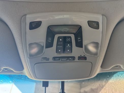 Used 2013 Toyota Sienna Limited image 30