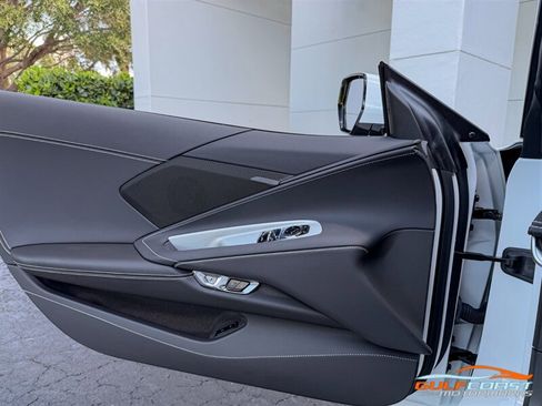 Used 2025 Chevrolet Corvette Z06 RWD image 23