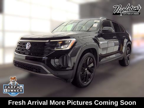 Used 2025 Volkswagen Atlas Cross Sport SE FWD image 1