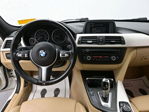 Used 2014 BMW 320i xDrive Sedan image 16