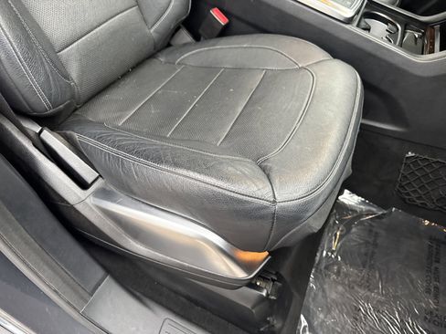 Used 2015 Mercedes-Benz GL 550 4MATIC image 47