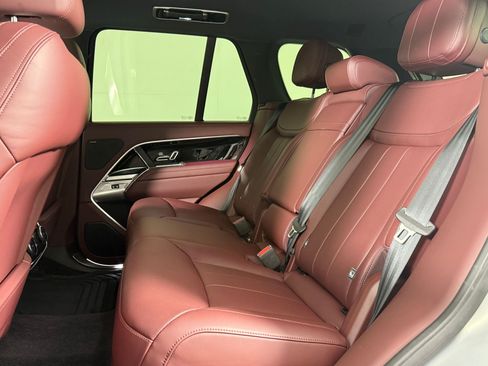 Certified 2025 Land Rover Range Rover SE AWD/4WD image 21