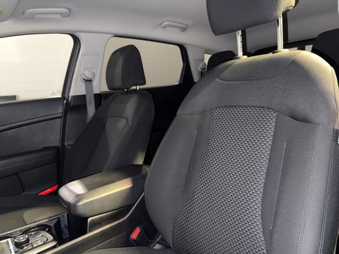 Used 2025 Kia Sportage LX FWD image 28