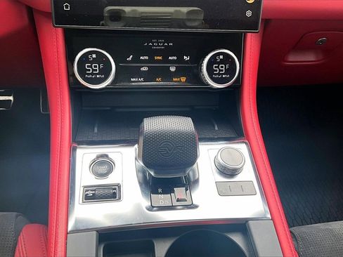 Used 2024 Jaguar F-PACE SVR image 24