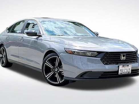 Used 2025 Honda Accord Sport image 12