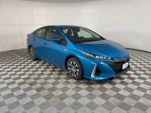 Used 2022 Toyota Prius Prime XLE FWD image 17