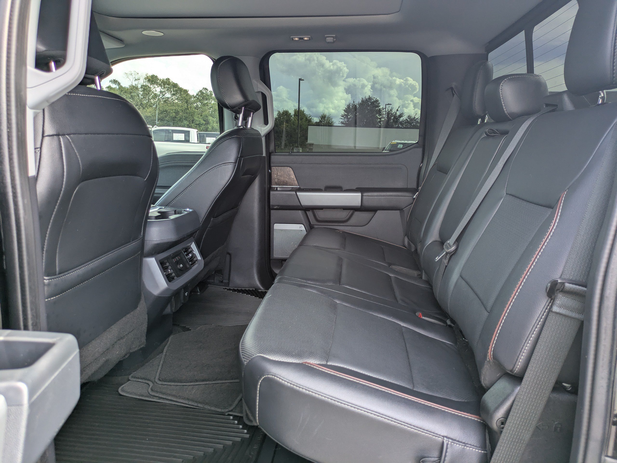 Used 2024 Ford F250 Lariat w/ Lariat Ultimate Package AWD/4WD image 13