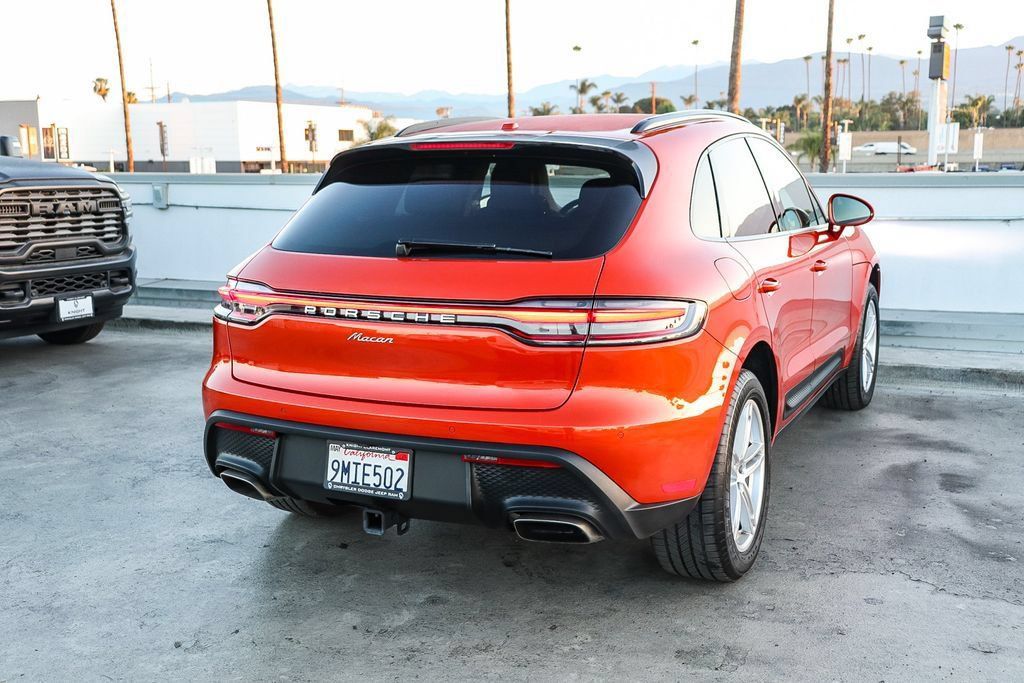 Used 2024 Porsche Macan AWD/4WD image 9