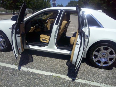 Used 2013 Rolls-Royce Ghost RWD image 67