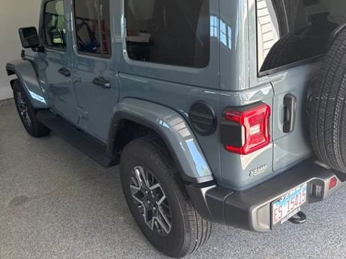 Used 2024 Jeep Wrangler Unlimited Sahara AWD/4WD image 9