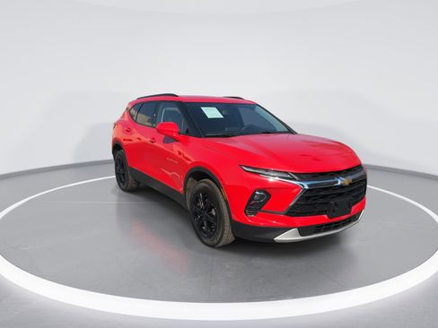 Certified 2023 Chevrolet Blazer LT w/ Convenience Package image 2