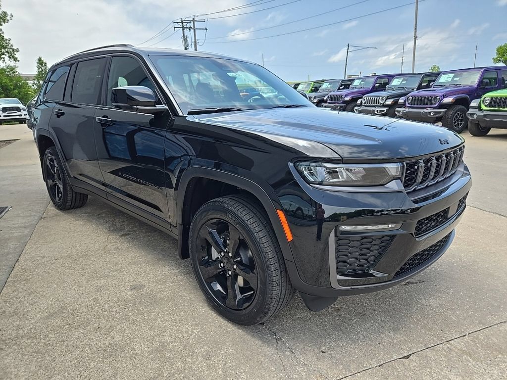 New 2026 Jeep Grand Cherokee L Limited w/ Limited Altitude Package AWD/4WD image 13