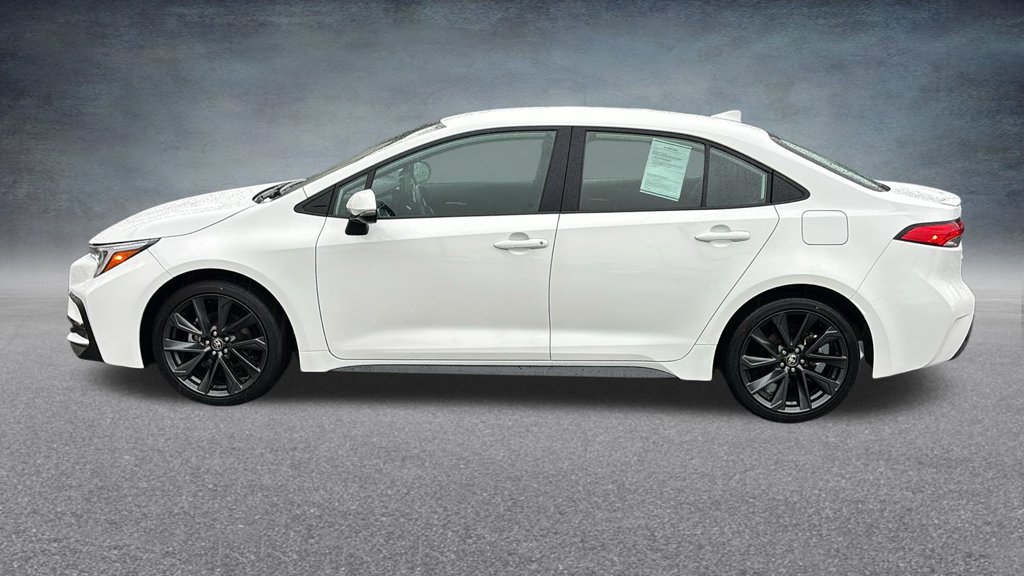 Used 2025 Toyota Corolla SE FWD image 4
