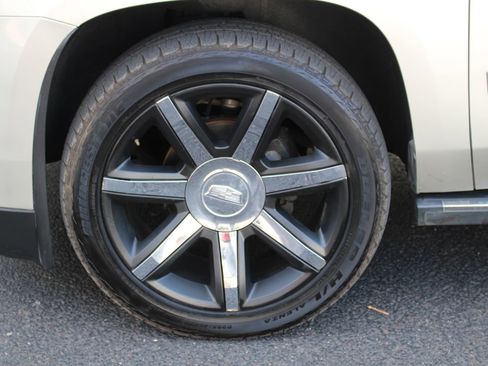 Used 2015 Cadillac Escalade ESV Premium image 76