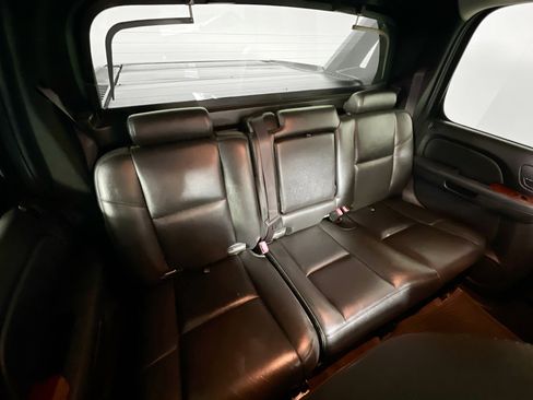 Used 2012 Chevrolet Avalanche LTZ image 30