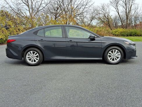 Used 2025 Toyota Camry LE image 7