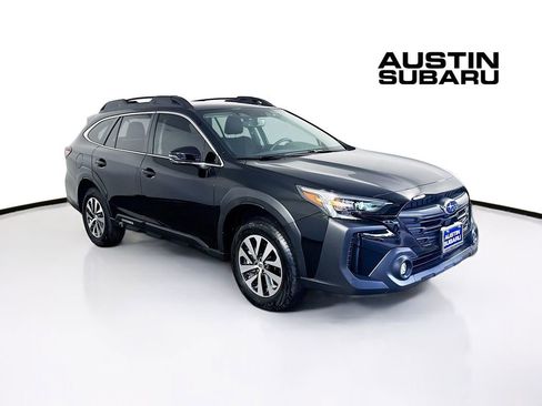 Used 2025 Subaru Outback Premium AWD/4WD image 1