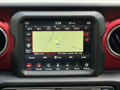 Used 2023 Jeep Gladiator Rubicon w/ Cold Weather Group AWD/4WD image 10