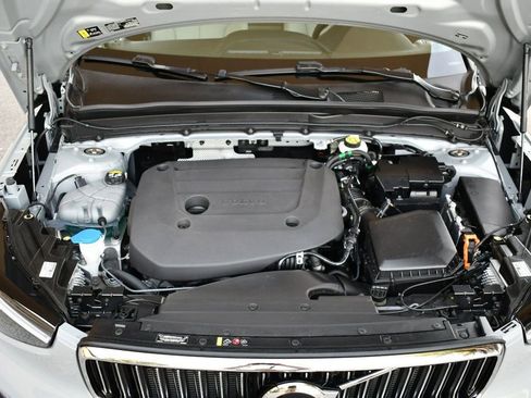 Used 2025 Volvo XC40 B5 Ultra image 61