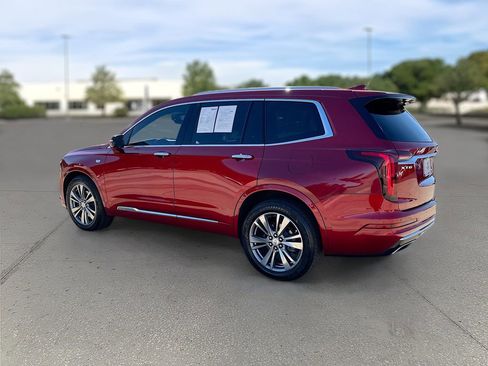 Used 2022 Cadillac XT6 Premium Luxury w/ Technology Package image 5