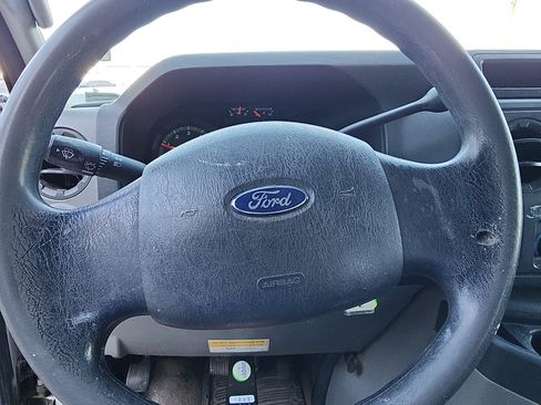 Used 2011 Ford E-250 and Econoline 250 RWD image 12