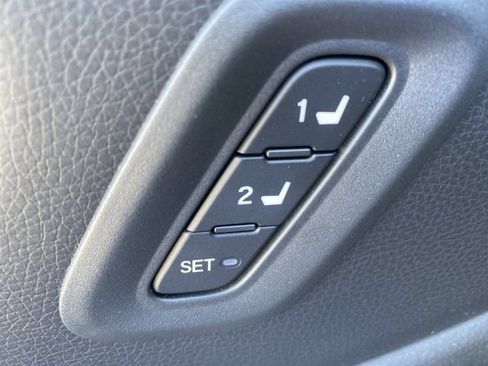 Used 2025 Honda Pilot TrailSport image 17