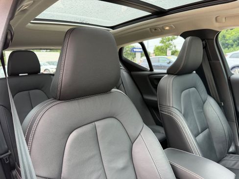 Certified 2024 Volvo XC40 B5 Ultimate w/ Protection Package Premier AWD/4WD image 11