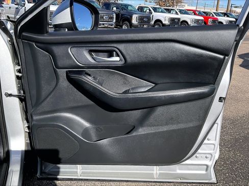 Used 2024 Nissan Rogue SV image 21