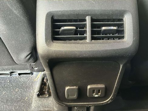 Used 2018 Chevrolet Equinox LT w/ Sun & Infotainment Package FWD image 33