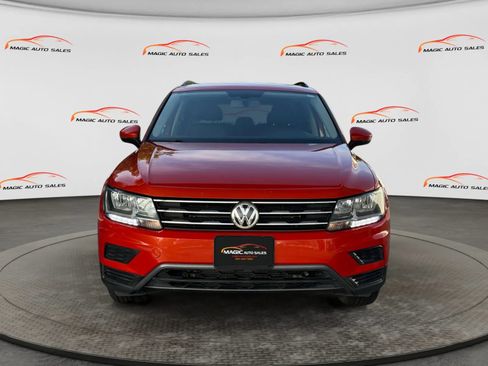 Used 2019 Volkswagen Tiguan SE w/ Panoramic Sunroof Package AWD/4WD image 3