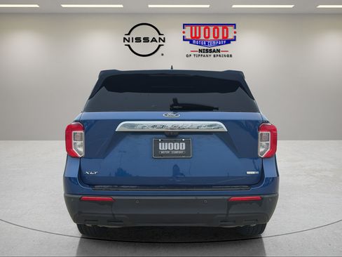 Used 2020 Ford Explorer XLT AWD/4WD image 3
