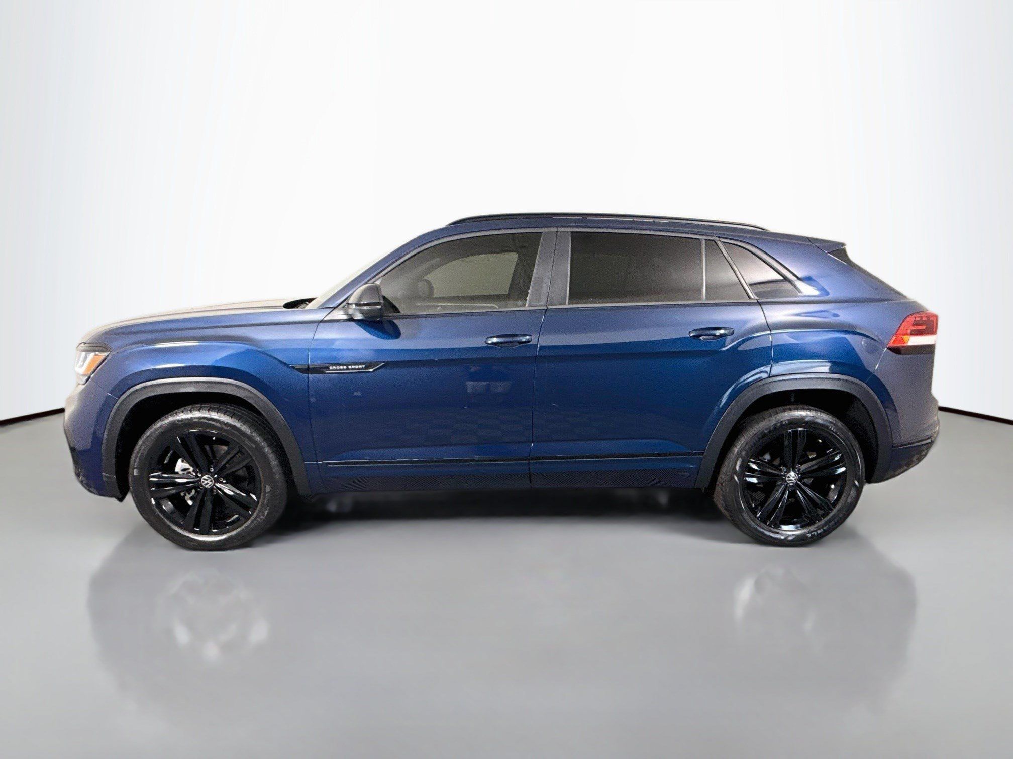 Used 2023 Volkswagen Atlas Cross Sport SEL R-Line AWD/4WD image 6
