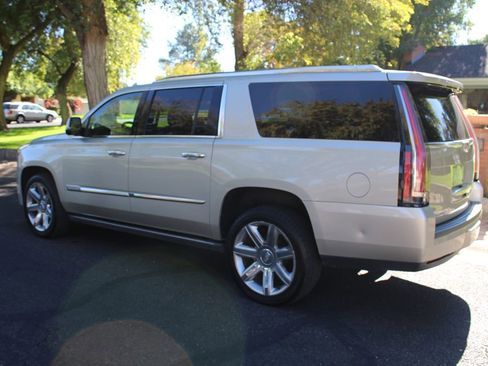Used 2015 Cadillac Escalade ESV Premium image 65