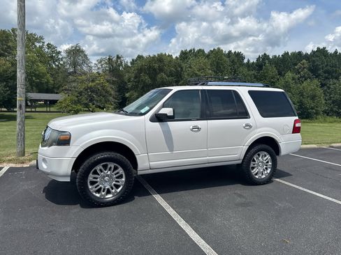 Used 2011 Ford Expedition Limited image 19