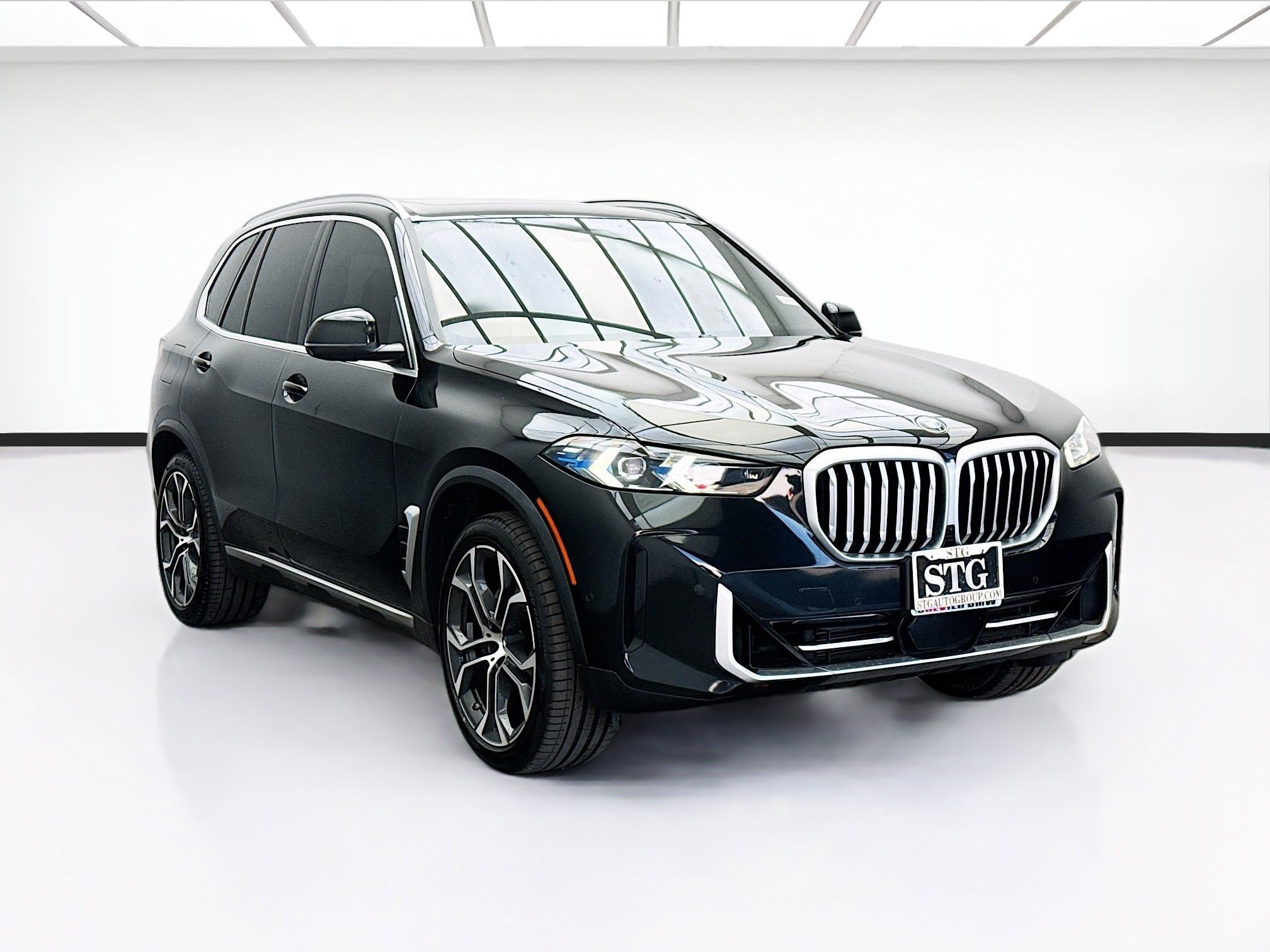 Used 2025 BMW X5 sDrive40i RWD image 3