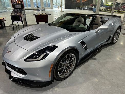 Used 2017 Chevrolet Corvette Grand Sport RWD image 11